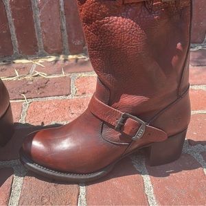 NWOT Women’s size 9 Frye boot